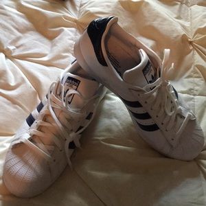 Men’s adidas sneaker. New size 11.